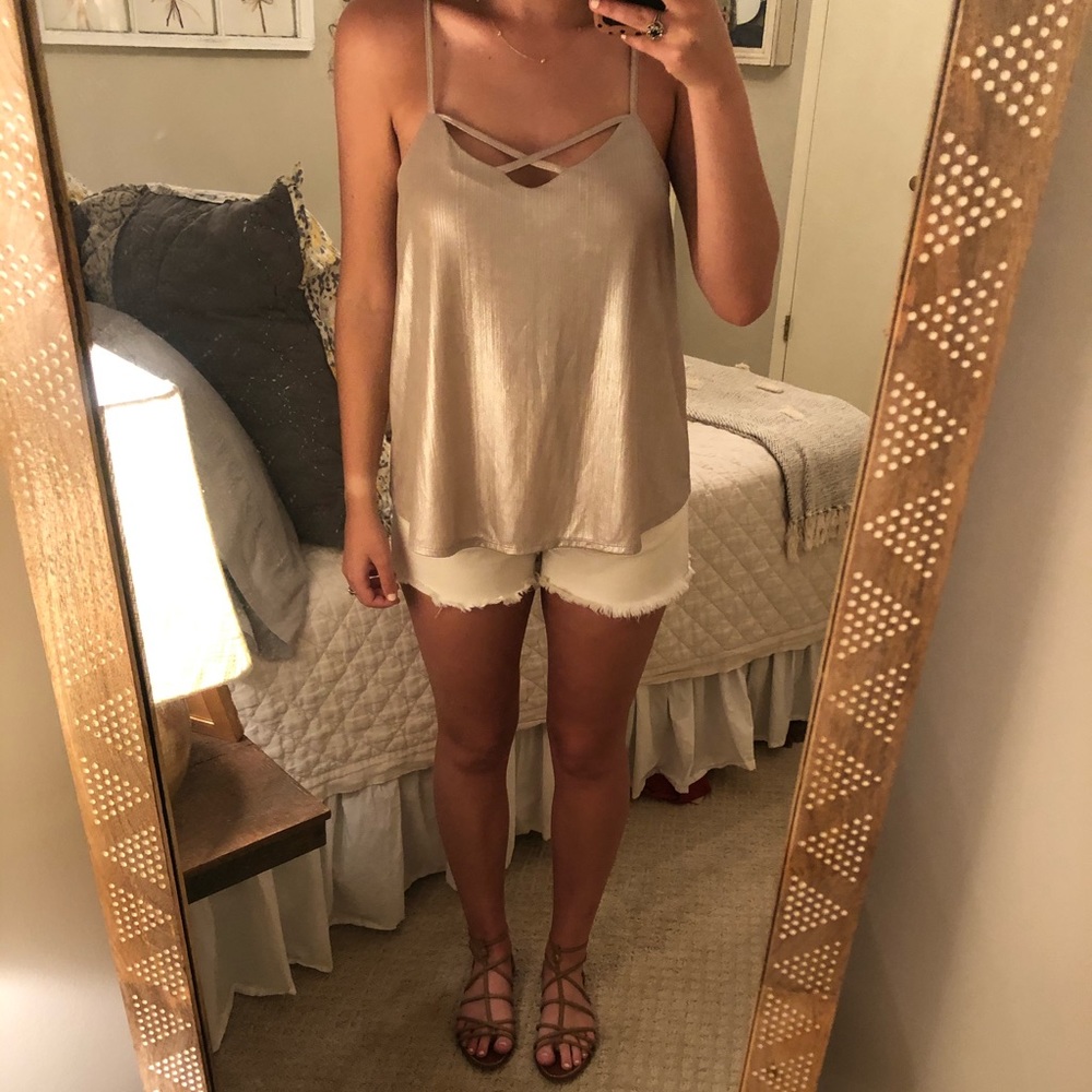 Shiny pink top